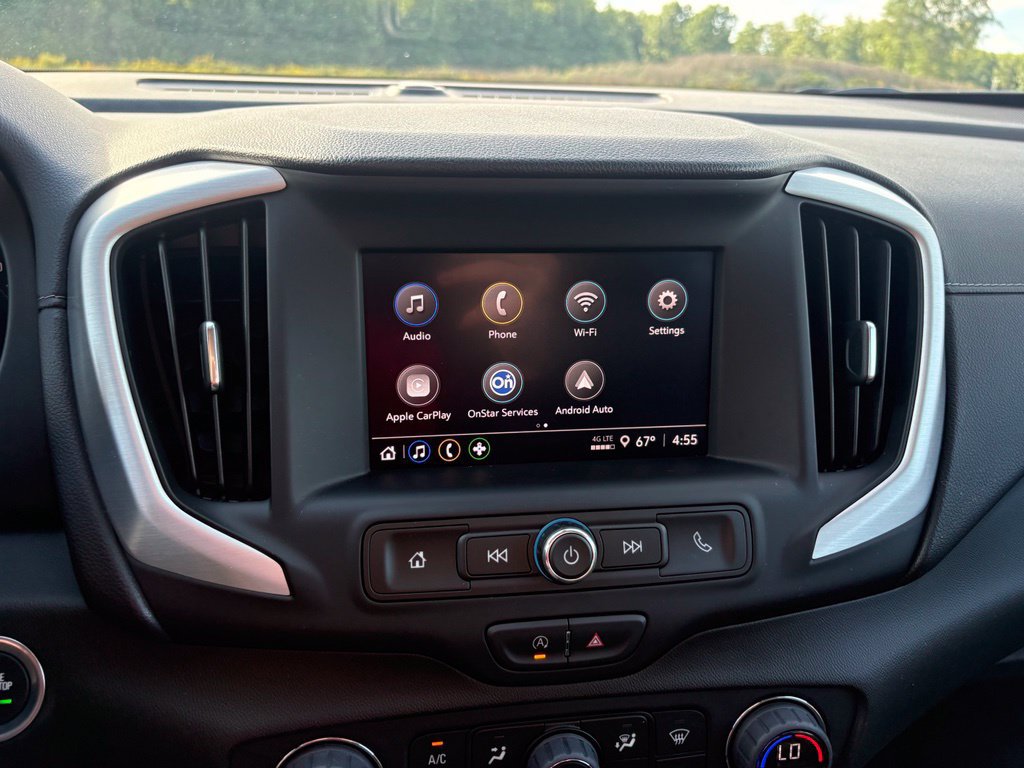 Used 2024 GMC Terrain SLE w/ Driver Convenience Package FWD image 3
