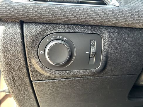 Used 2019 Chevrolet Cruze LS w/ LS Convenience Package FWD image 15