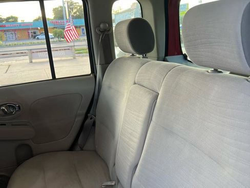 Used 2010 Nissan Cube 1.8 S w/ Interior Designer Pkg FWD image 6