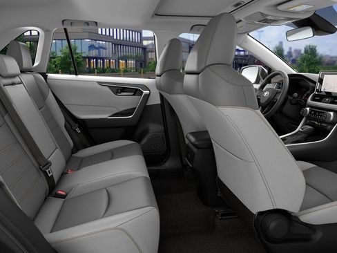 Used 2025 Toyota RAV4 XLE Premium image 20