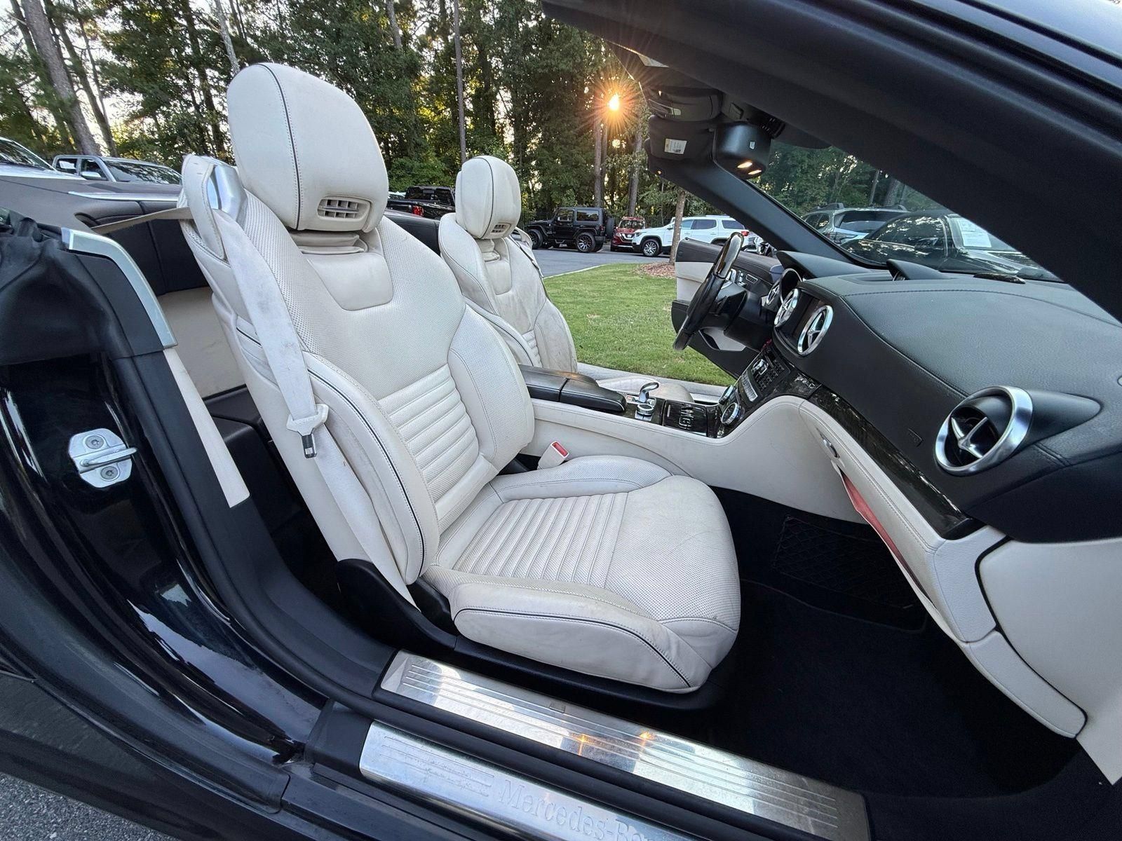 Used 2013 Mercedes-Benz SL 550 w/ Premium Pkg image 27