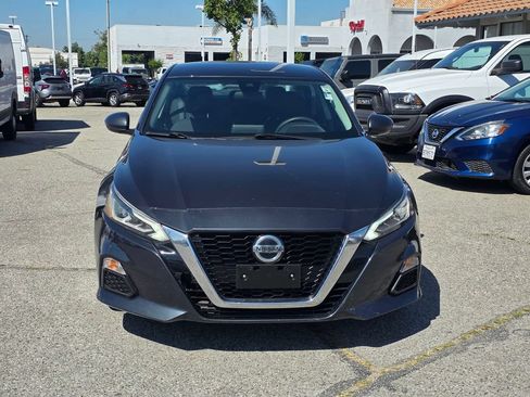 Used 2021 Nissan Altima 2.5 SV FWD image 2