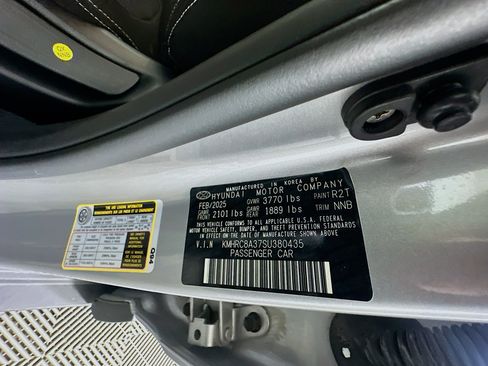 Used 2025 Hyundai Venue SEL FWD image 11