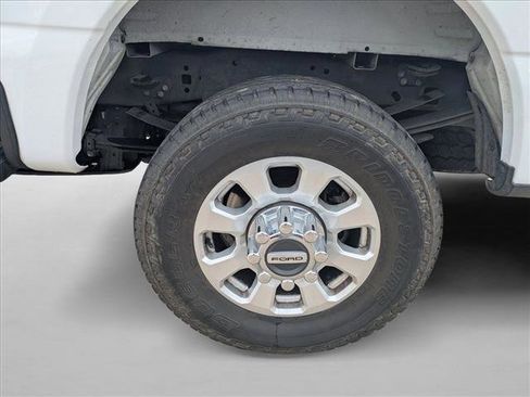 Used 2024 Ford F250 XLT w/ FX4 Off-Road Package AWD/4WD image 8
