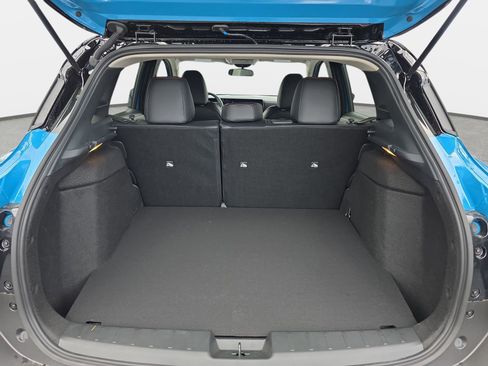 New 2026 Nissan Kicks SR w/ Cold Weather Package AWD/4WD image 12
