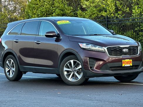 Used 2020 Kia Sorento LX image 2