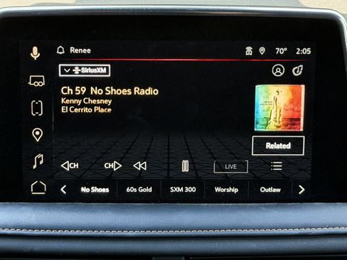 Used 2024 GMC Yukon XL AT4 w/ Technology Package image 8