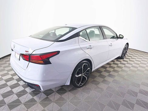 Used 2025 Nissan Altima 2.5 SR w/ SR Premium Package FWD image 4