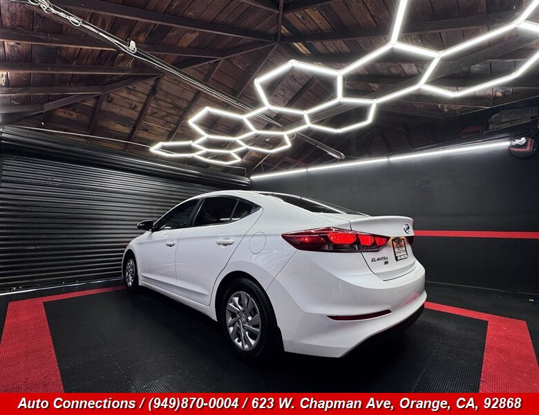 Used 2018 Hyundai Elantra SE FWD image 4