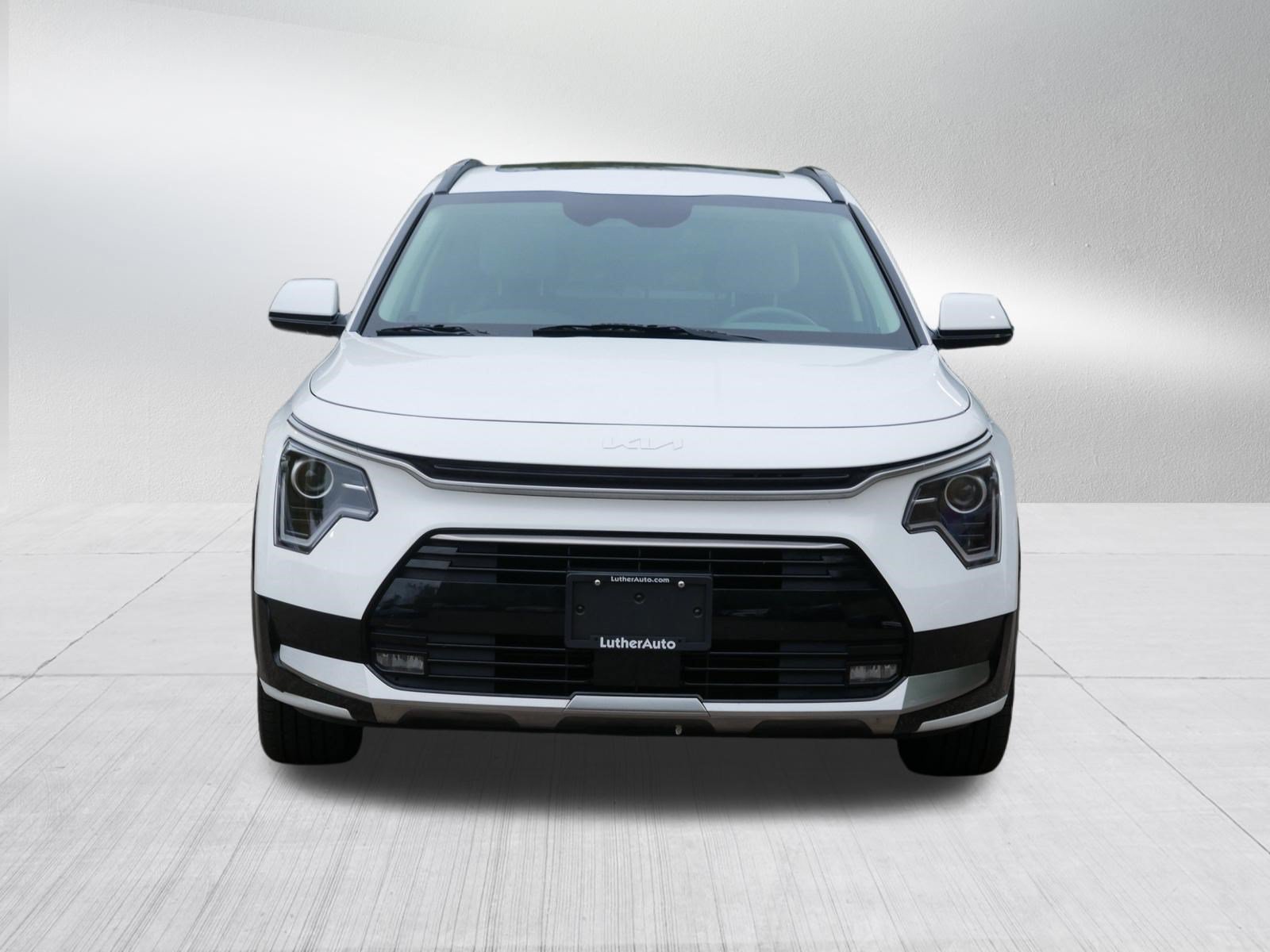 Certified 2025 Kia Niro EX Touring FWD image 2