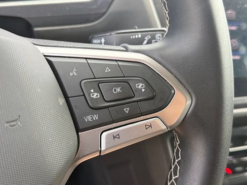 Used 2023 Volkswagen Tiguan SE AWD/4WD image 17