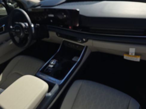 New 2026 Kia Carnival EX image 12