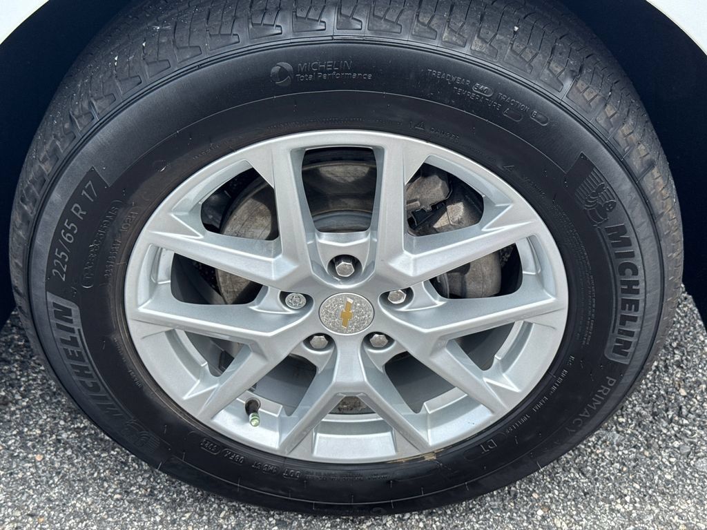 Used 2024 Chevrolet Equinox LT FWD image 14