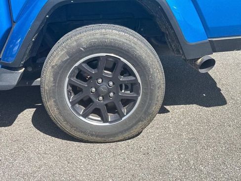 Used 2023 Jeep Gladiator Overland w/ LED Lighting Group image 11