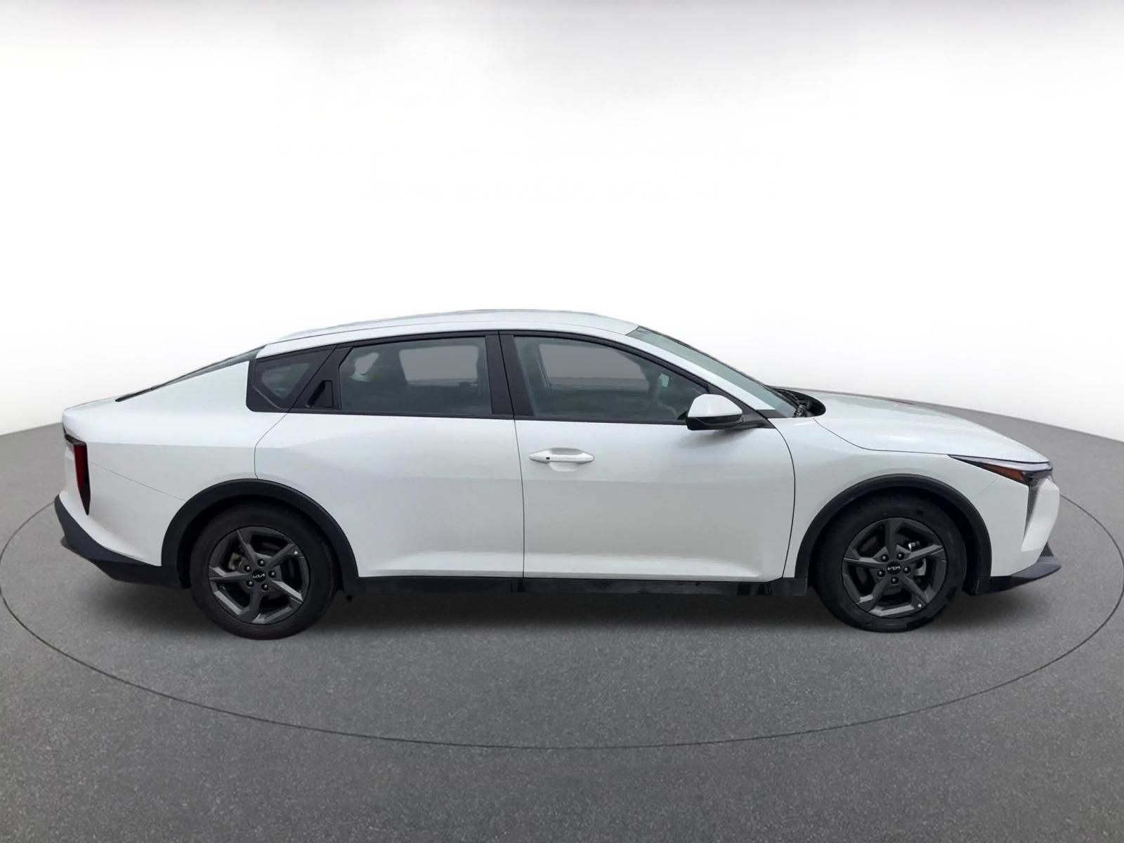 Used 2025 Kia K4 FWD image 15