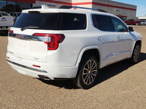 Used 2023 GMC Acadia Denali image 4