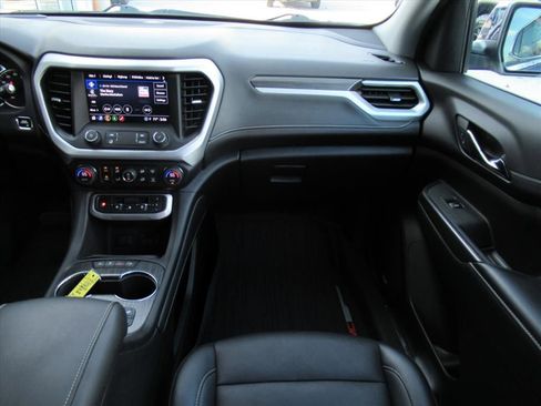 Used 2023 GMC Acadia SLT w/ Preferred Package image 15