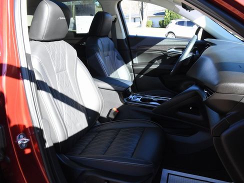 Used 2023 Buick Envision Avenir image 47