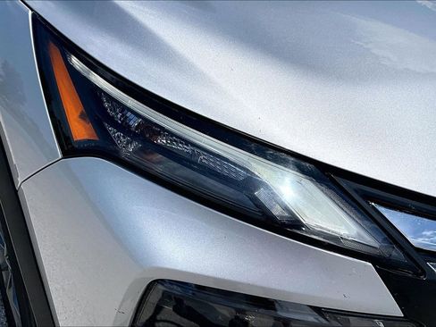 Used 2024 Nissan Rogue S FWD image 26