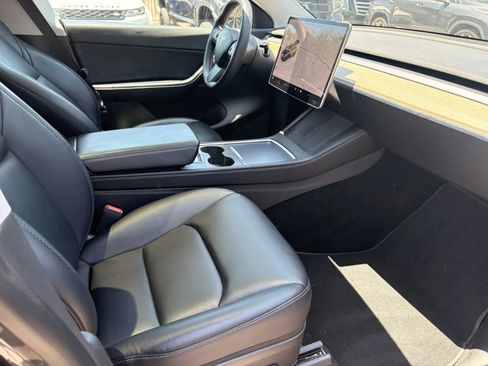 Used 2021 Tesla Model Y Long Range AWD/4WD image 6