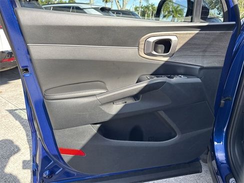 Used 2023 Kia Sorento EX image 13