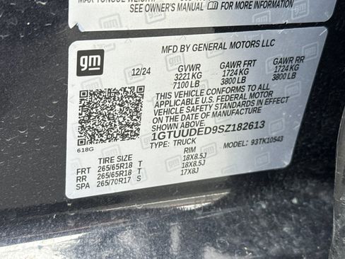 Used 2025 GMC Sierra 1500 SLT image 39