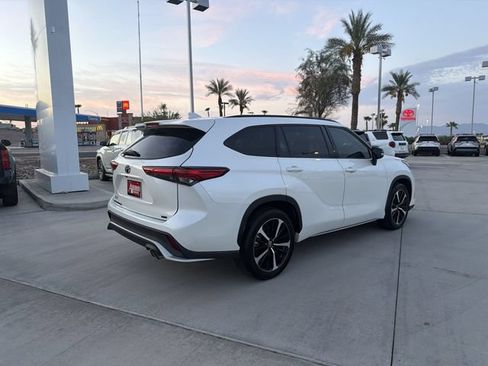 Used 2021 Toyota Highlander XSE FWD image 5