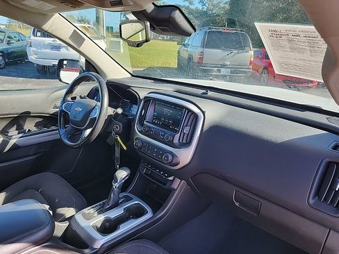 Used 2022 Chevrolet Colorado LT w/ Safety Package image 18