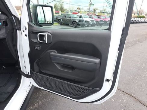 Used 2025 Jeep Wrangler Unlimited Rubicon 4xe w/ Safety Group AWD/4WD image 44