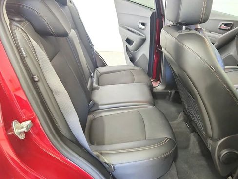 Used 2020 Chevrolet Trax LT w/ Driver Confidence Package FWD image 37