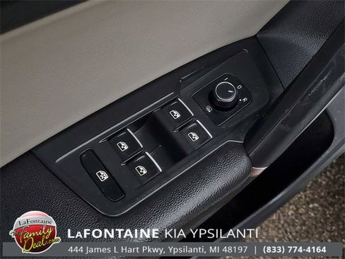 Used 2020 Volkswagen Tiguan SE R-Line image 13