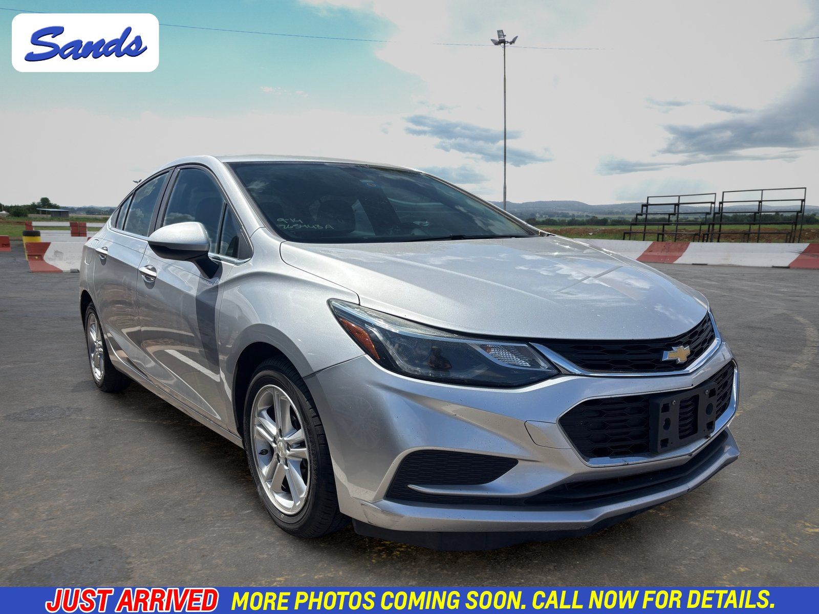 Used 2016 Chevrolet Cruze LT FWD image 1