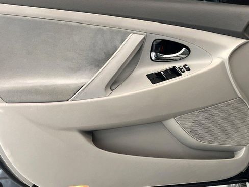 Used 2009 Toyota Camry LE image 13