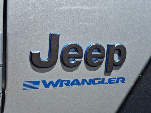 Used 2023 Jeep Wrangler Unlimited w/ Cold Weather Group AWD/4WD image 29