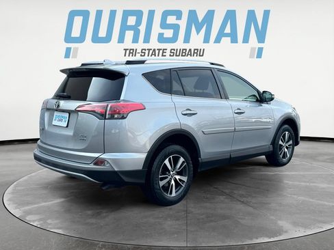 Used 2018 Toyota RAV4 XLE AWD/4WD image 6
