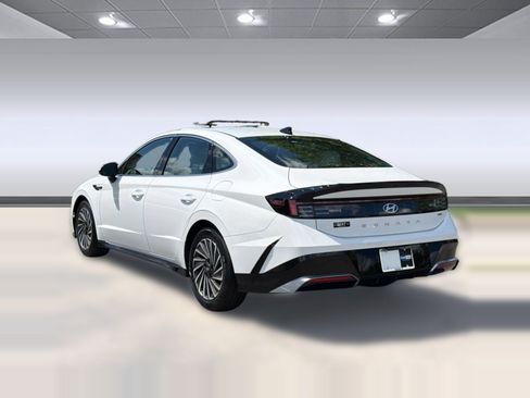 Used 2025 Hyundai Sonata SEL FWD image 3