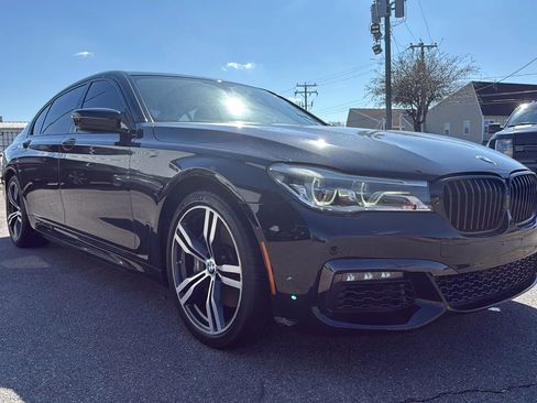 Used 2016 BMW 750i image 2