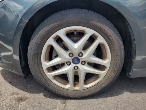 Used 2015 Ford Fusion SE FWD image 6