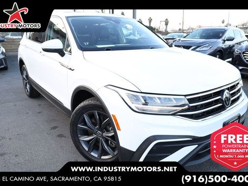 Used 2022 Volkswagen Tiguan SE image 1