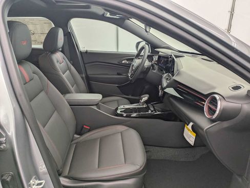 New 2026 Chevrolet Trax RS w/ Sunroof Package FWD image 23
