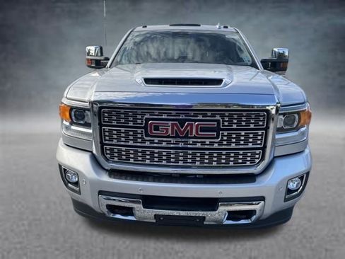Used 2019 GMC Sierra 3500 Denali w/ Duramax Plus Package image 8