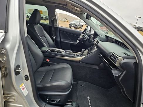 Used 2017 Lexus IS 200t image 27