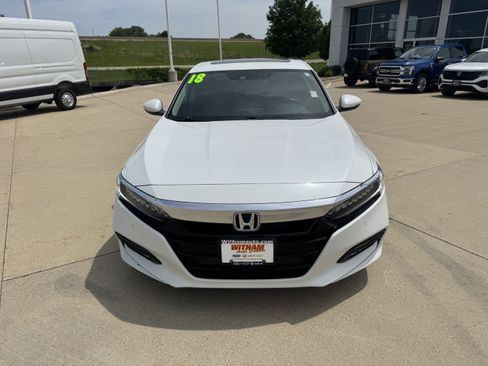 Used 2018 Honda Accord Touring image 6
