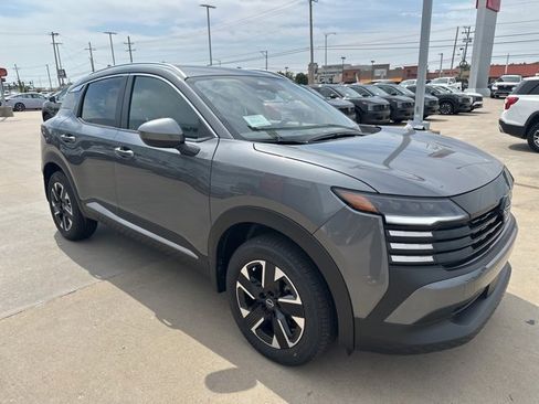 New 2025 Nissan Kicks SV w/ SV Premium Package image 3