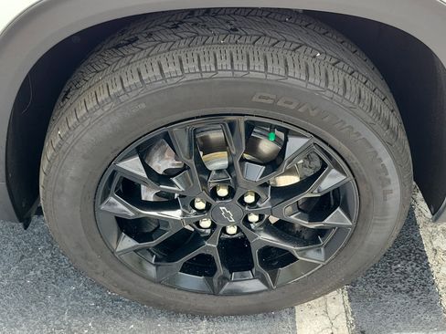Used 2024 Chevrolet Traverse LS w/ Midnight/Sport Edition FWD image 7