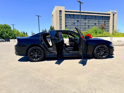 Used 2019 Dodge Charger Scat Pack RWD image 14
