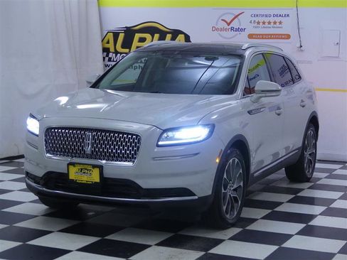 Used 2022 Lincoln Nautilus Reserve w/ Luxury Package AWD/4WD image 4