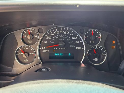 Used 2014 Chevrolet Express 2500 Extended RWD image 19