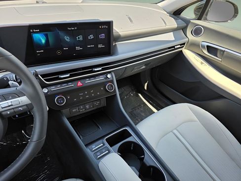 New 2026 Hyundai Sonata SEL FWD image 17