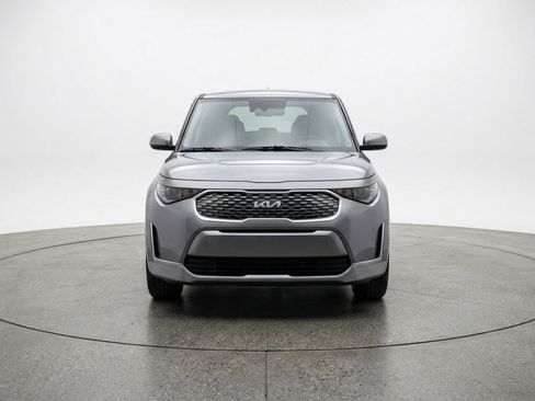 Used 2025 Kia Soul LX w/ LX Technology Package image 2